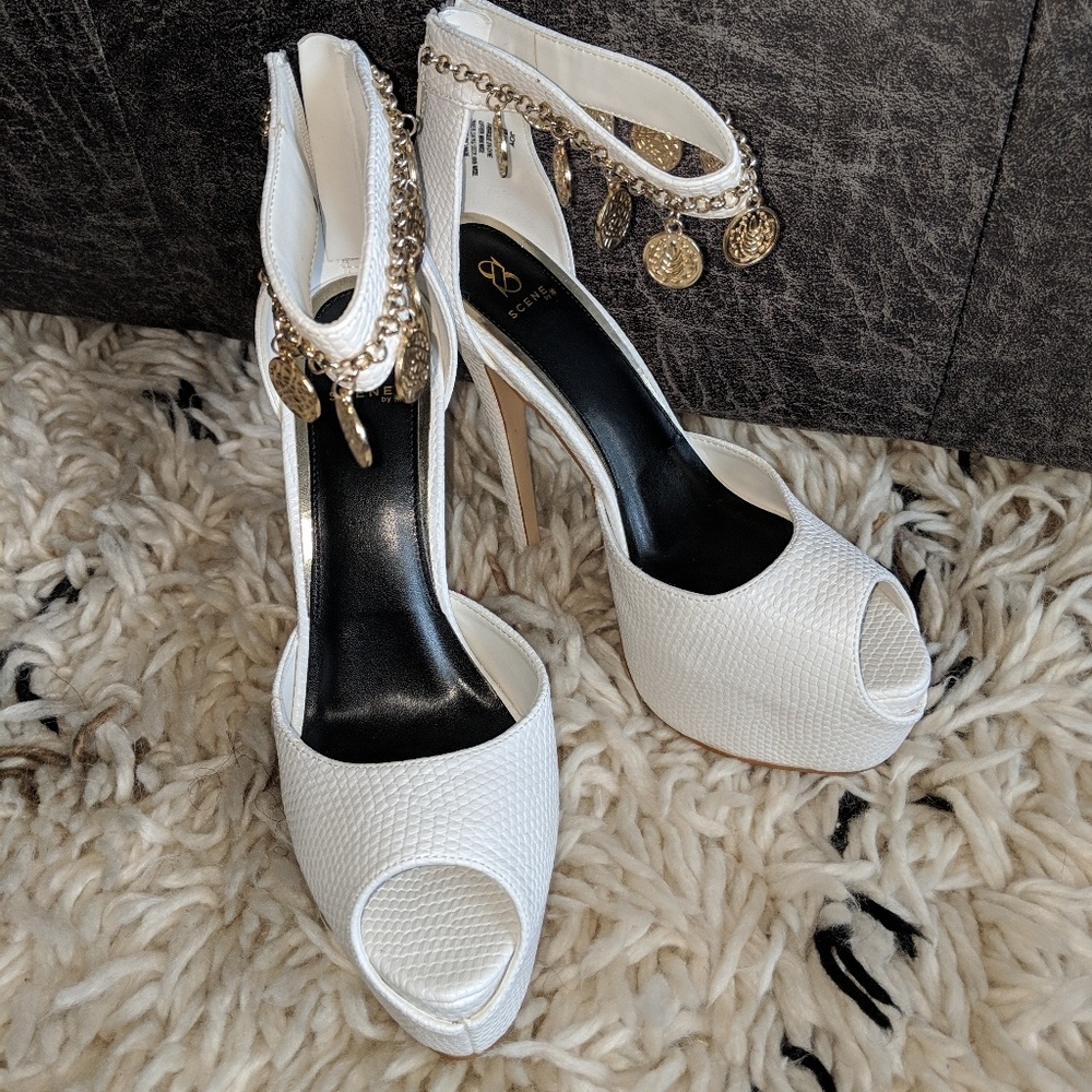 Scene by Shoe Dazzle